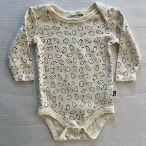 Rabbit + Bear 👻 Halloween ghost print long sleeve cream onesie 3-6 months EUC